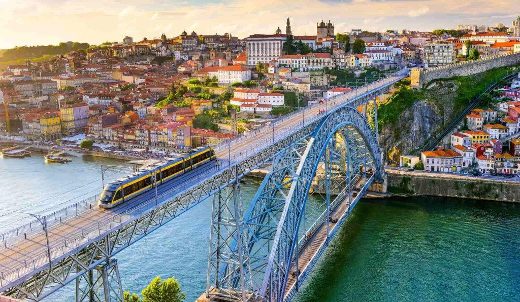 Cầu Dom Luís I - Cây cầu biểu tượng của thành phố Porto Bồ Đào Nha