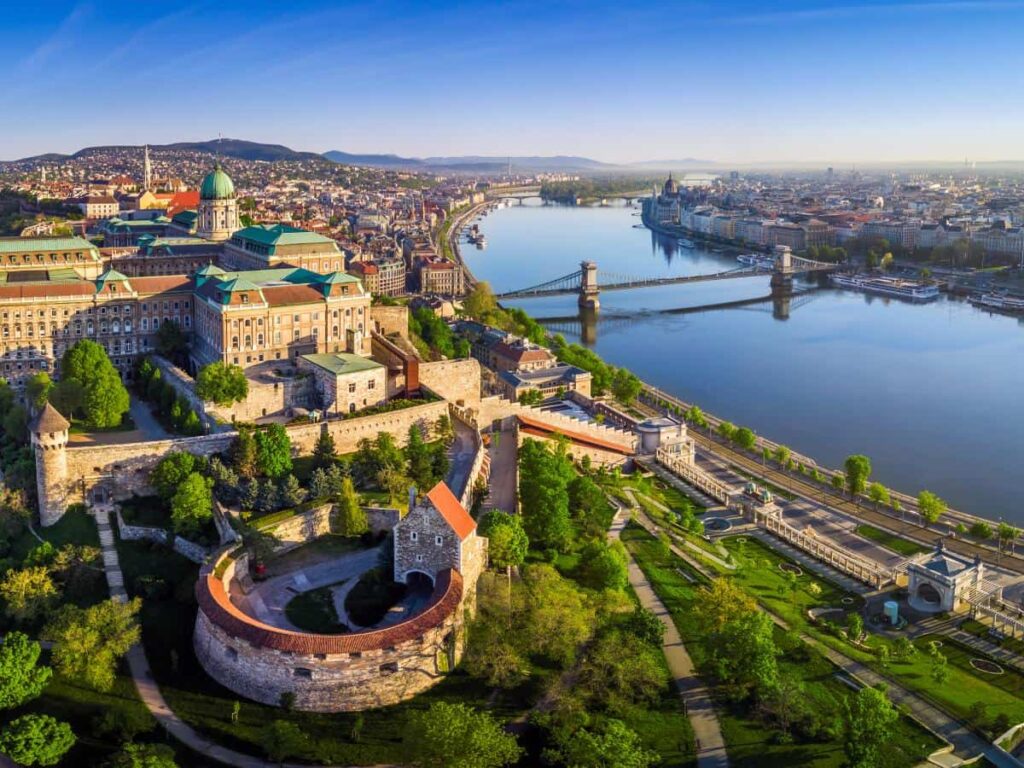 Đi Hungary có cần visa không 2