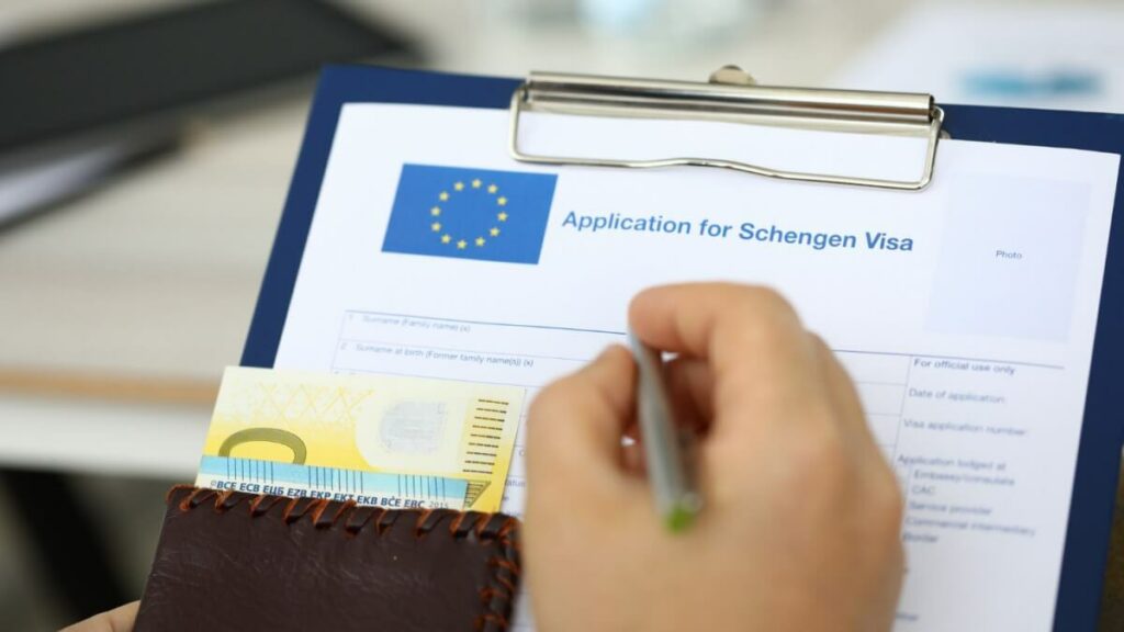 tăng phí xin thị thực Schengen